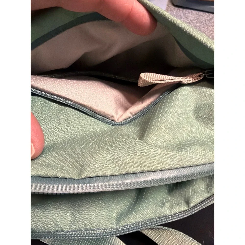 Bellroy Lite Sling Bag Moss Green Lightweight Ripstop Crossbody Travel EDC
